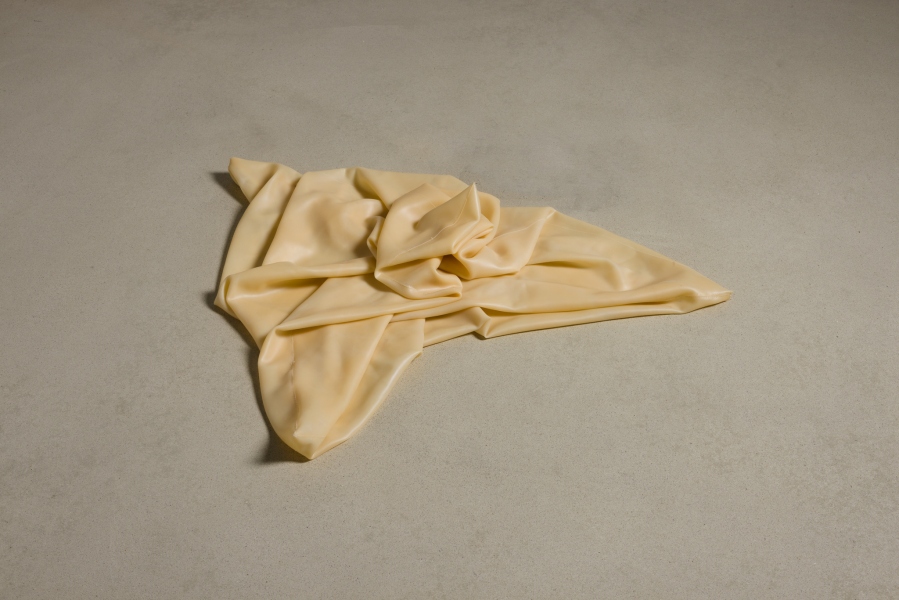 정사면체로 추정되는 Allegedly a regular tetrahedron